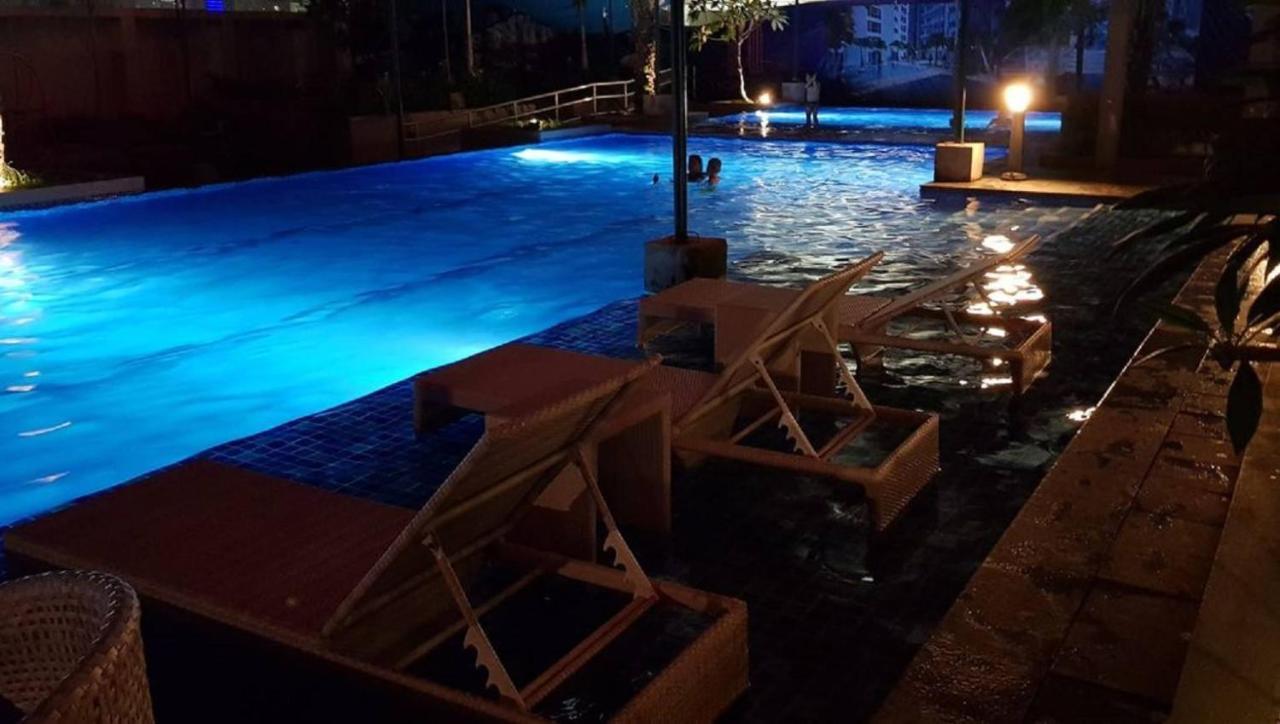 Horizon 101 A4 Near Robinson Mall Free Pool Wifi Cebú Exterior foto
