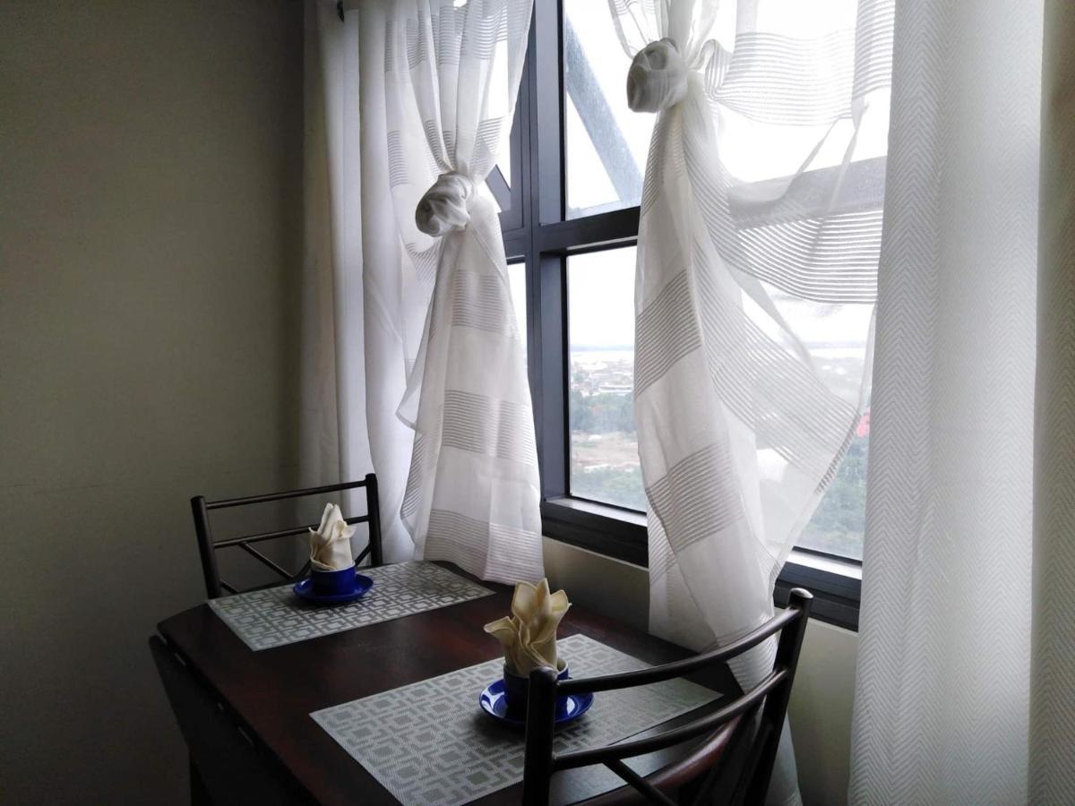 Horizon 101 A4 Near Robinson Mall Free Pool Wifi Cebú Exterior foto