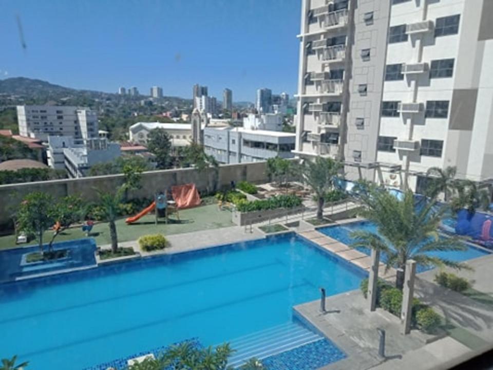 Horizon 101 A4 Near Robinson Mall Free Pool Wifi Cebú Exterior foto